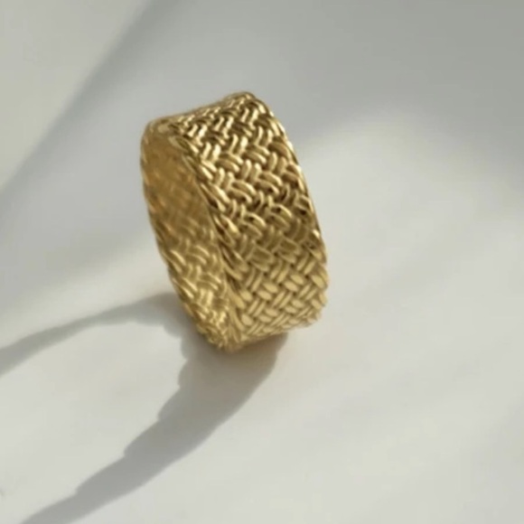 Gorgeous Gold Woven Textured Band Ring - Picture 5 of 7